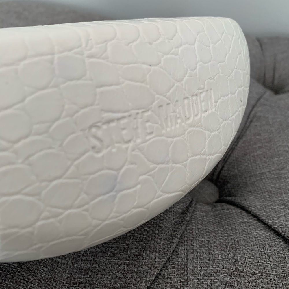 Steve Madden sun glasses case - Picture 3 of 4